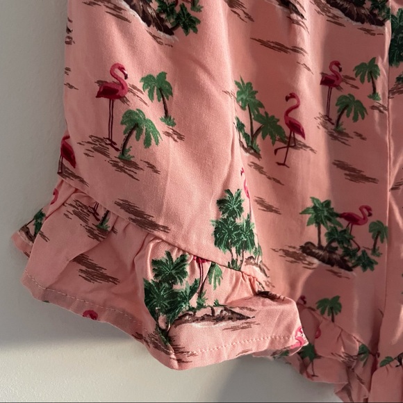 High waist Ruffle trim shorts with palm trees and flamingos tropical print - Picture 2 of 5